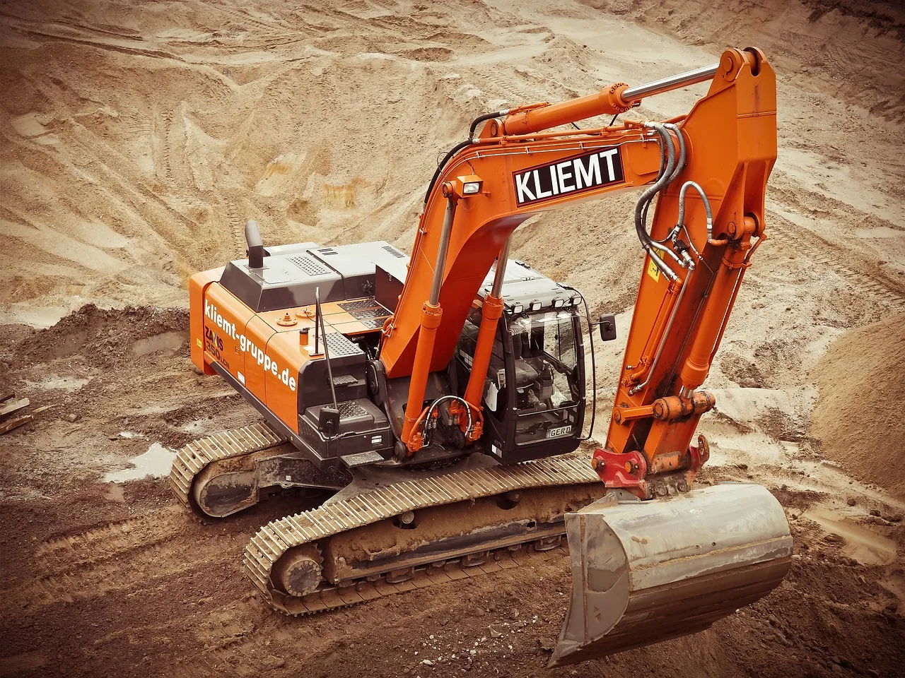 CAM KẾT VỀ TIẾN ĐỘ THI CÔNG